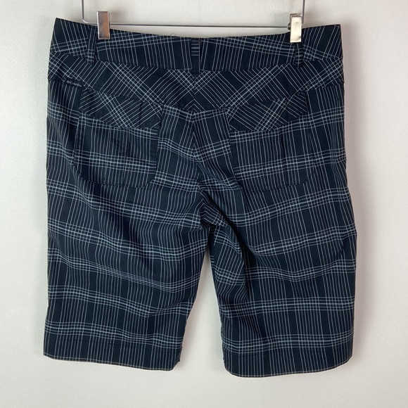 ✨3/$25✨ Columbia Black & Grey Bermuda Shorts - 10 - Picture 5 of 7
